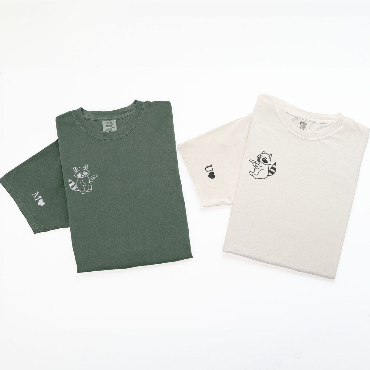 T-shirts assortis personnalisés avec armes de raton laveur brodées pour couples