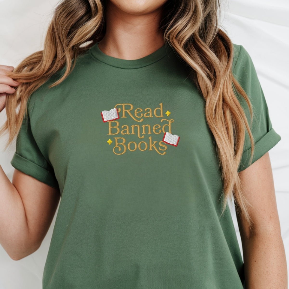 Custom Embroidered Read Banned Books T-shirt - Thoughtful Gift for Readers & Bookworms