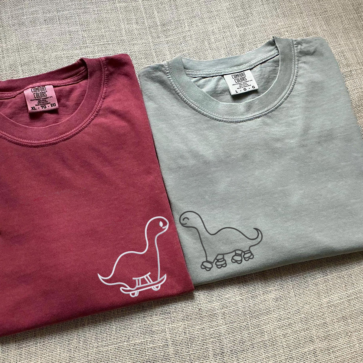 T-shirts personnalisés brodés dinosaures skateurs assortis pour couples