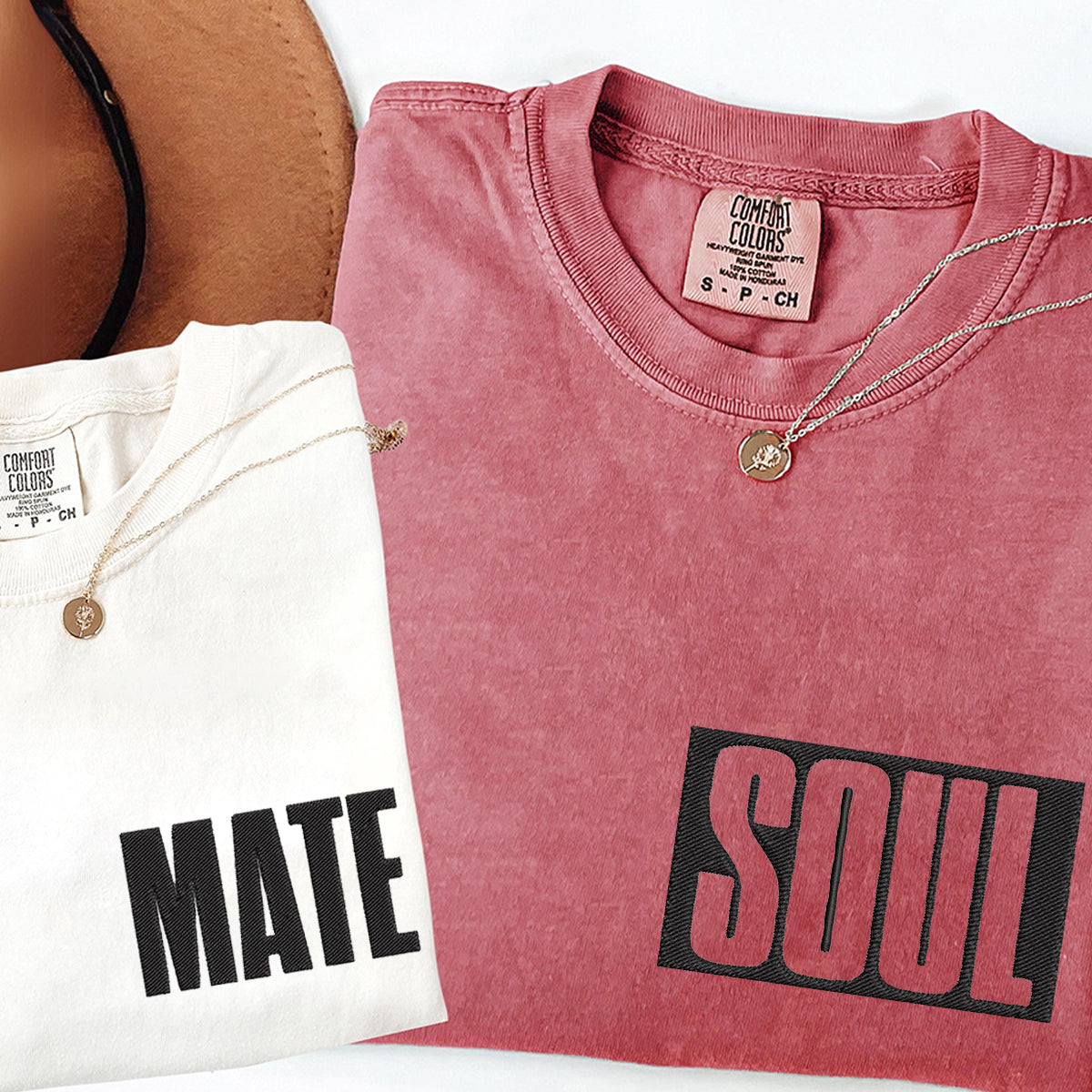 T-shirts brodés personnalisés « Âme sœur V1 » assortis pour couples