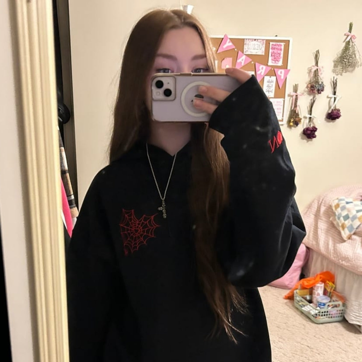 Individuell bestickte Spinnennetz-Herzen-Kapuzenpullover für Paare