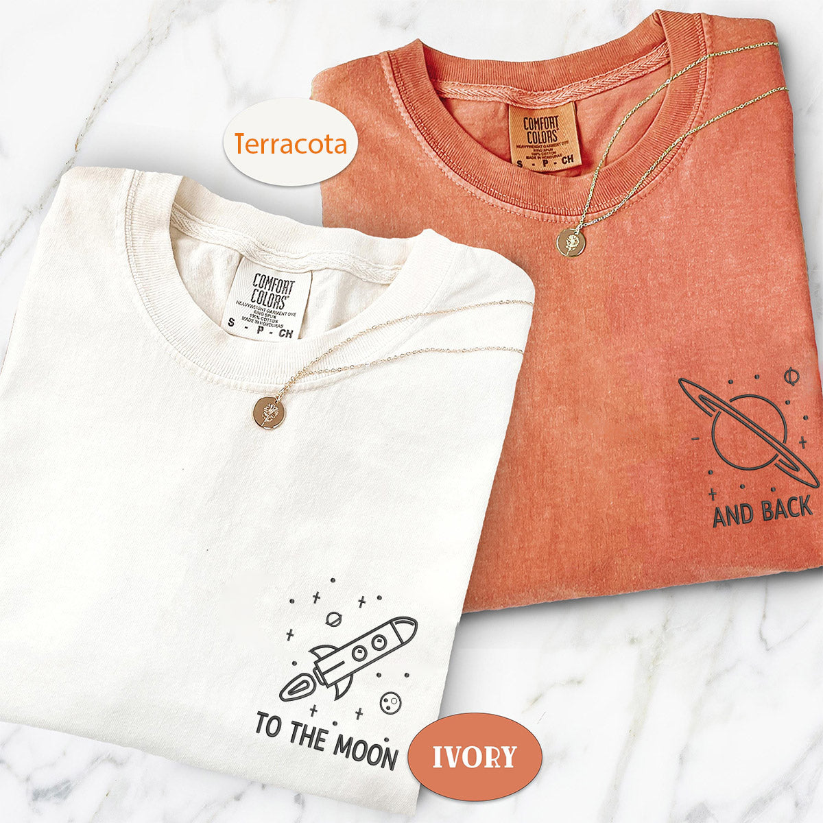 T-shirts personnalisés brodés « Jusqu'à la lune et retour » assortis pour couples