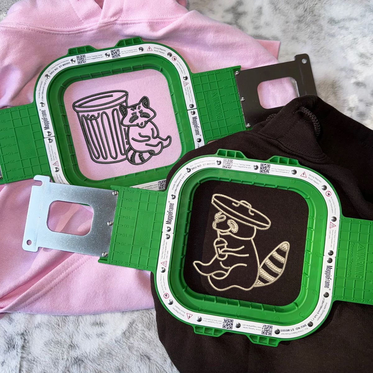 Sweats à capuche assortis brodés Trash Pandas pour couples