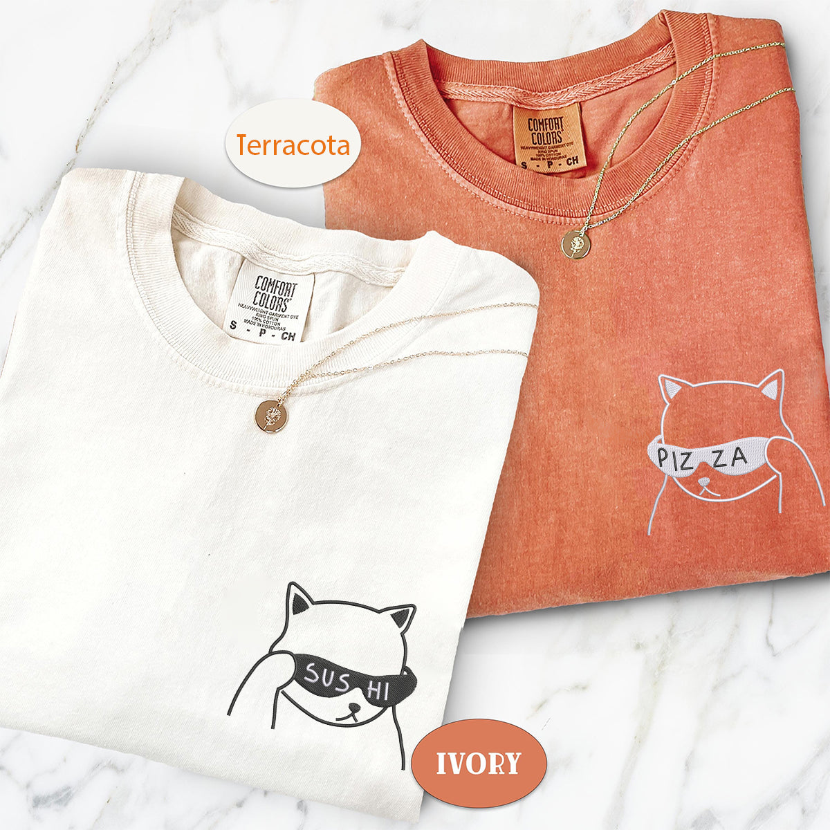 Individuell bestickte „Was essen wir heute“-T-Shirts für Paare