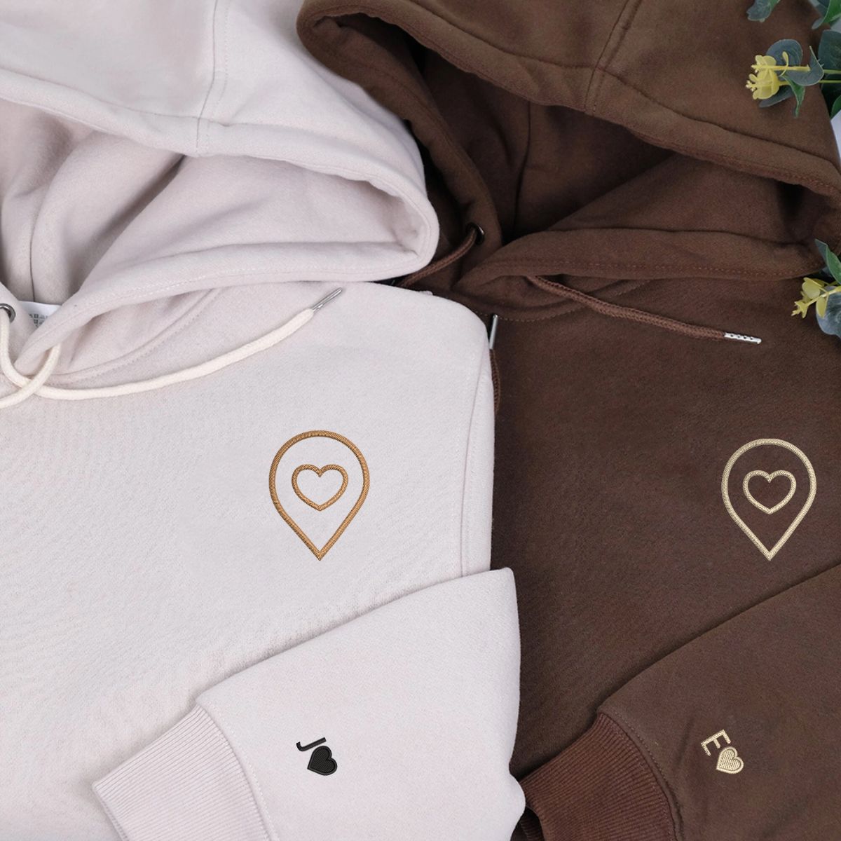 Individuell bestickte „You Are My Favorite Place To Be“-Kapuzenpullover für Paare