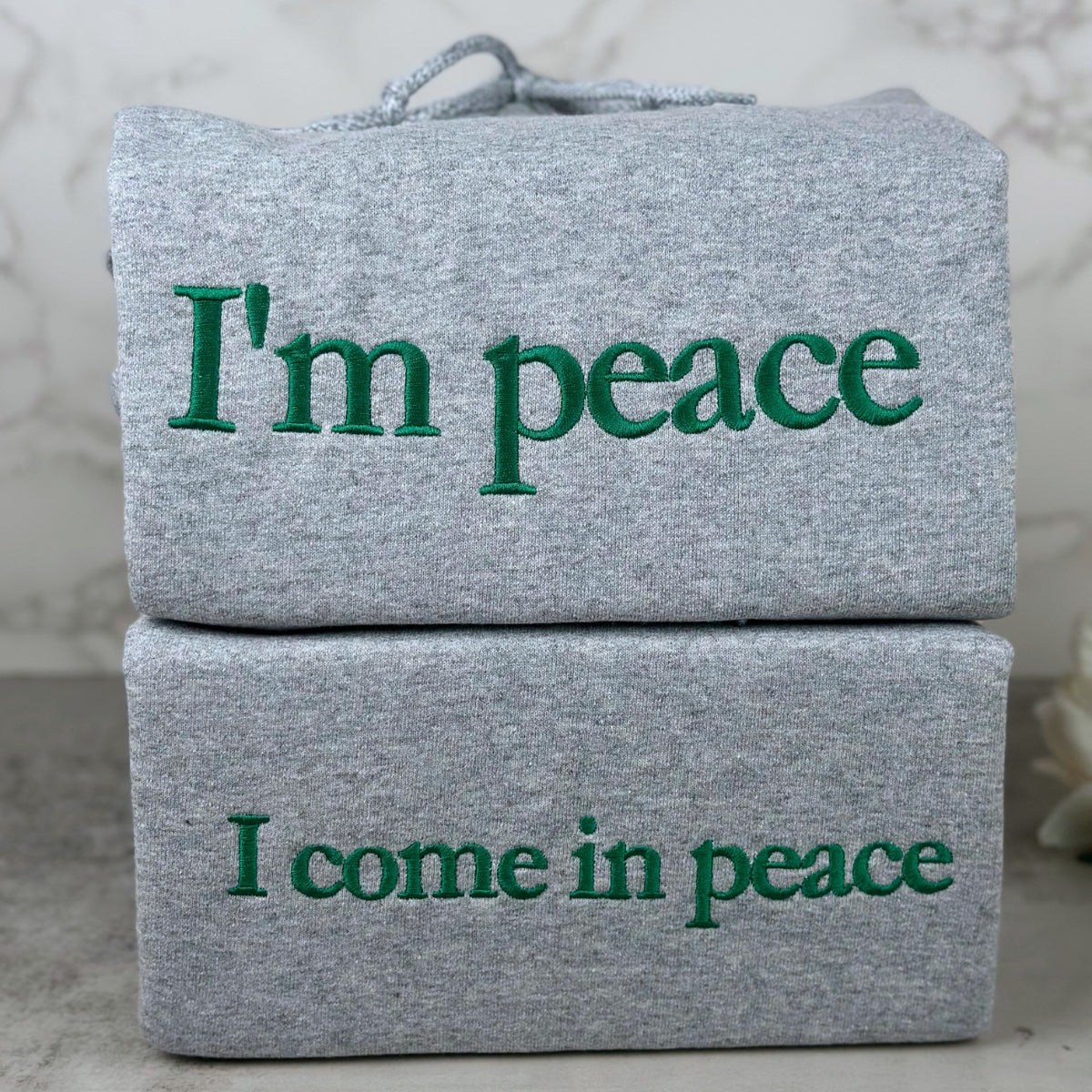 Personalisierter I Come In Peace Hoodie, passender bestickter Hoodie für Paare
