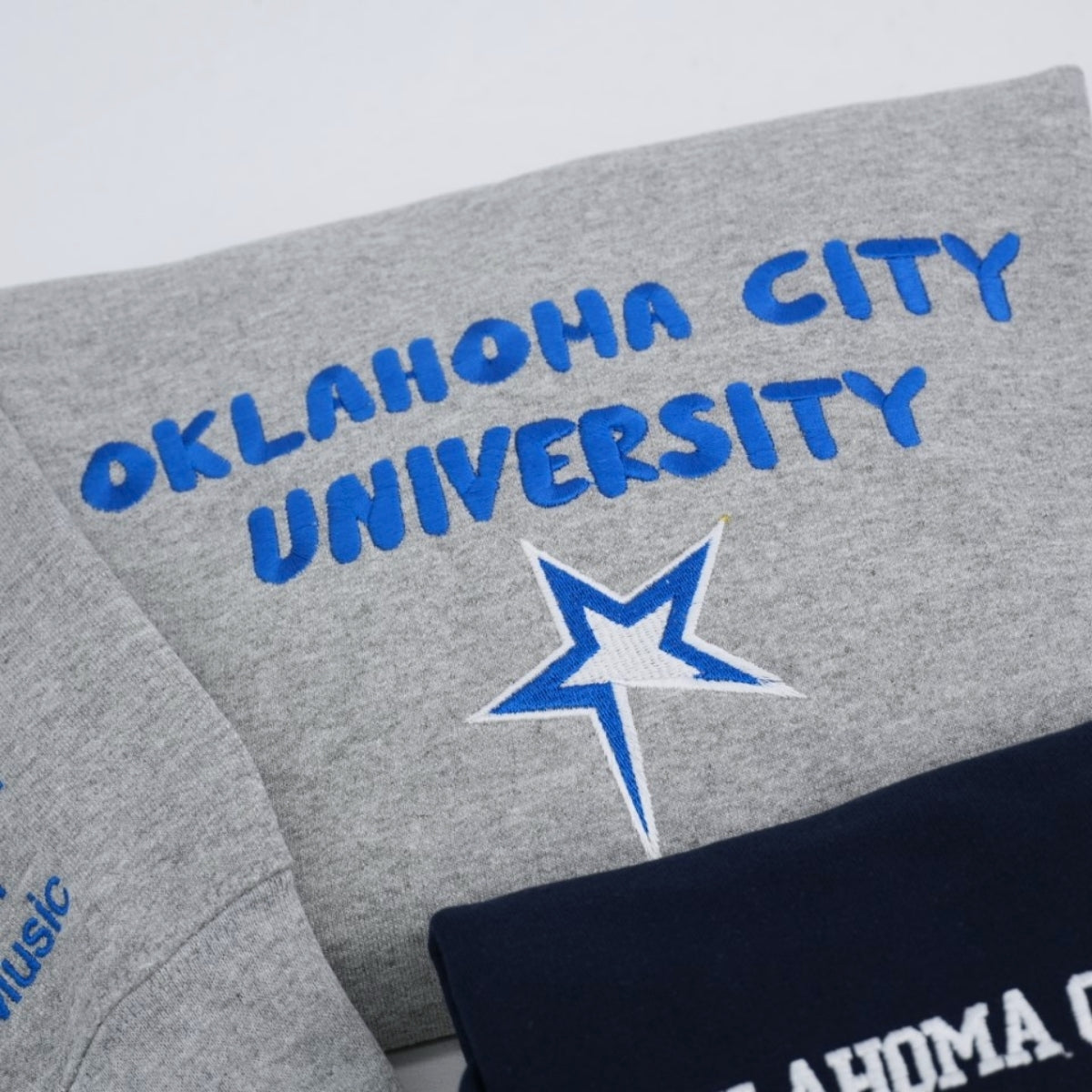 Individuell bestickte Engel- und Dämonenkatze-Kapuzenpullover für Paare