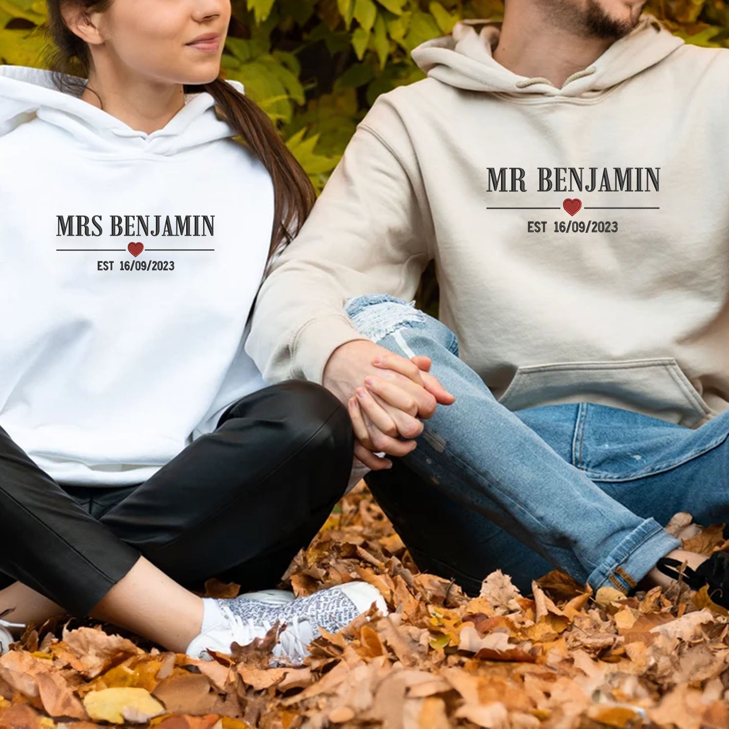 Sweat à capuche ou sweat-shirt brodé Mr &amp; Mrs avec année Est