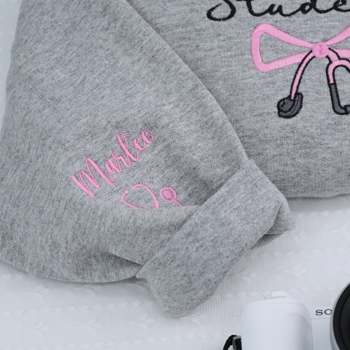 Individuell bestickte Engel- und Dämonenkatze-Kapuzenpullover für Paare