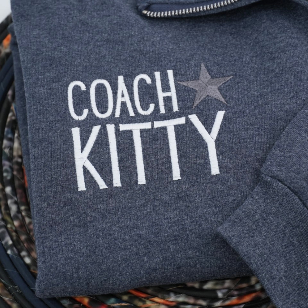 Individuell bestickte Engel- und Dämonenkatze-Kapuzenpullover für Paare