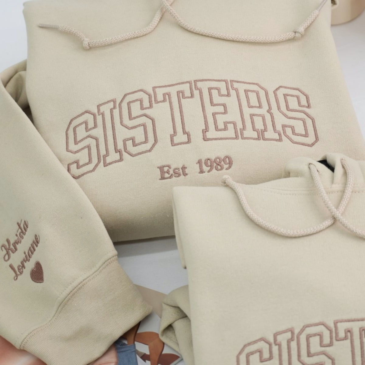 Individuell bestickte Engel- und Dämonenkatze-Kapuzenpullover für Paare