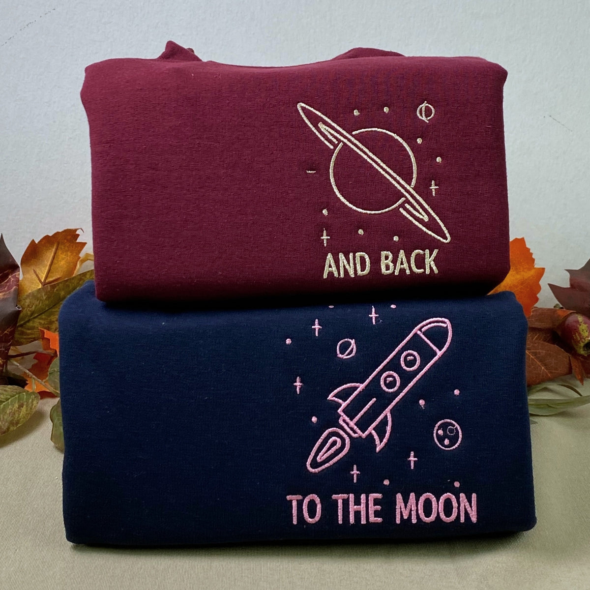 Zum Mond und zurück, individuell bestickte passende Hoodies für Paare