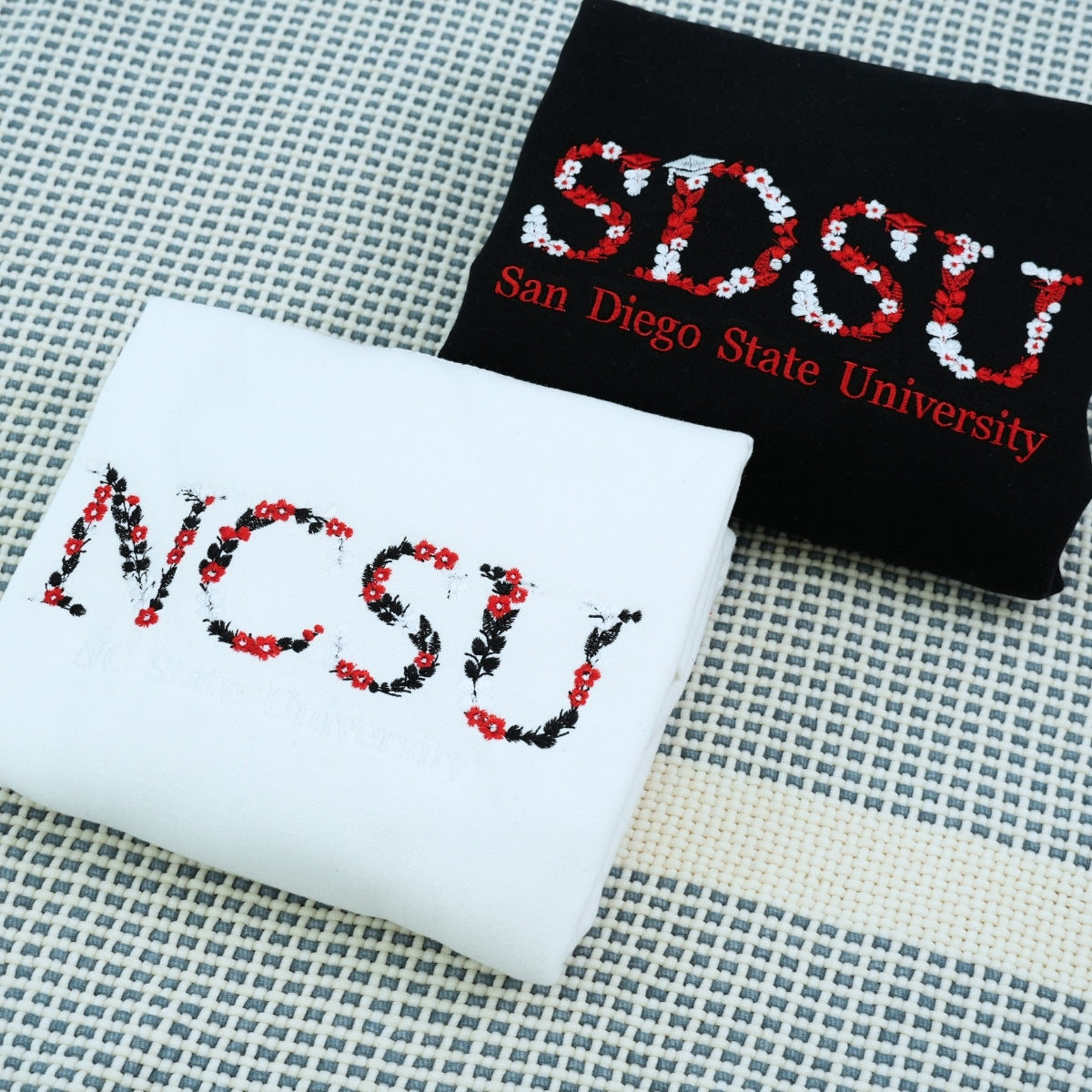 Individuell bestickte Engel- und Dämonenkatze-Kapuzenpullover für Paare