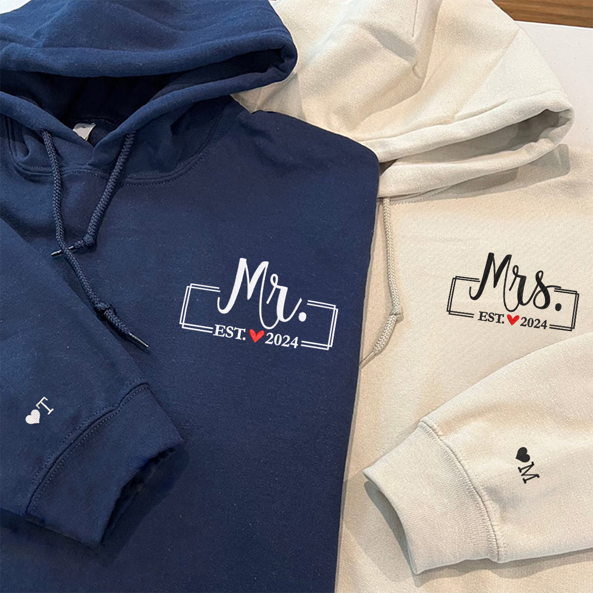 Sweats à capuche brodés assortis Mr &amp; Mrs personnalisés pour couples