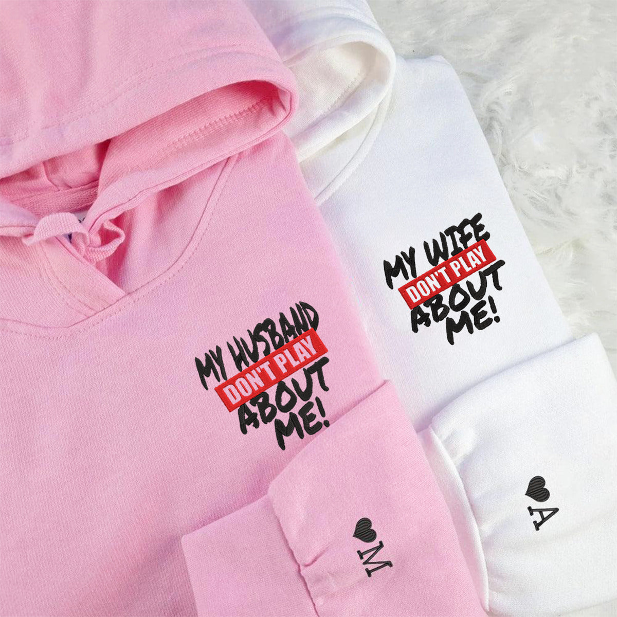 Sweat à capuche brodé personnalisé assorti « Mon mari ne joue pas avec moi »