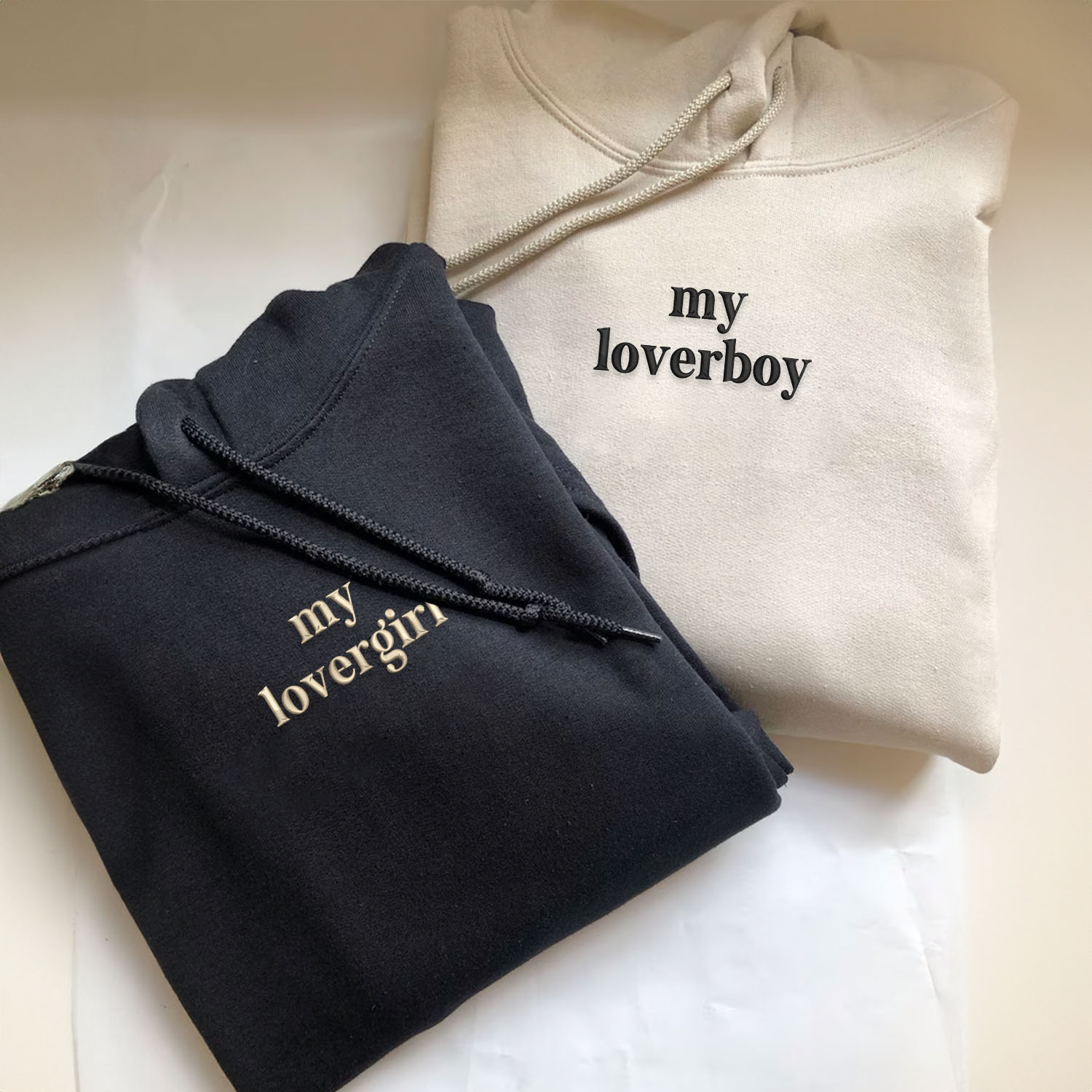 Individuell bestickte „My Loverboy“ und „My Lovergirl“ passende Hoodies für Paare